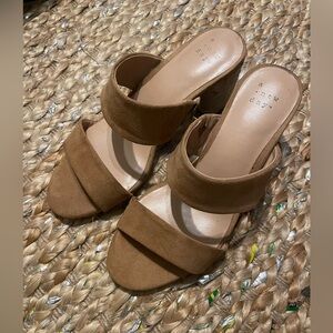 A New Day Size 6 Tan Brown Block Heels